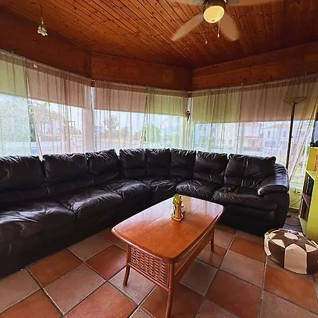 Pipi Langhouse * Παραλίμνι