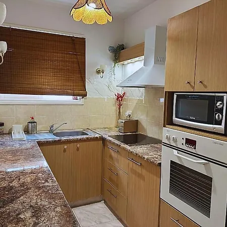 Pipi Langhouse Paralimni